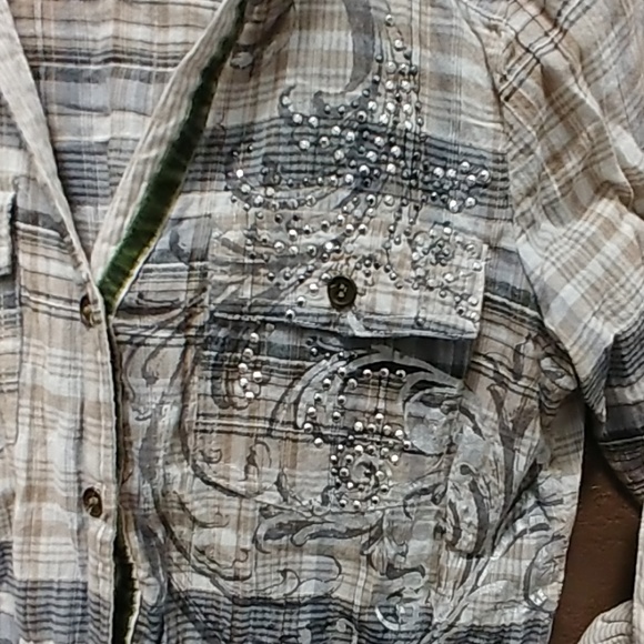 Rolled Sleeve Embroidered Button Up - Picture 3 of 3